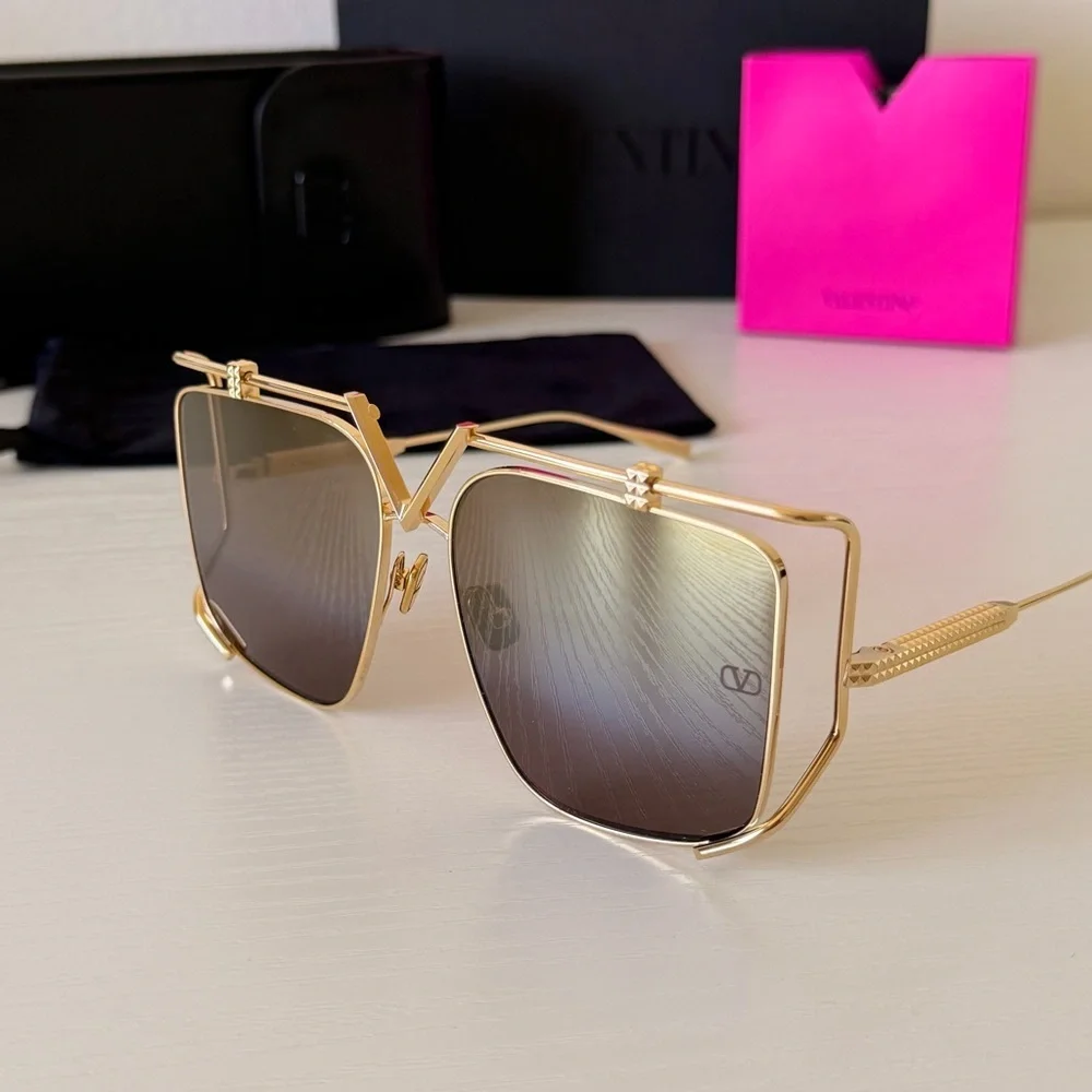 NWT Valentino V-Light Gold Square Sunglasses VLS-116B GLD